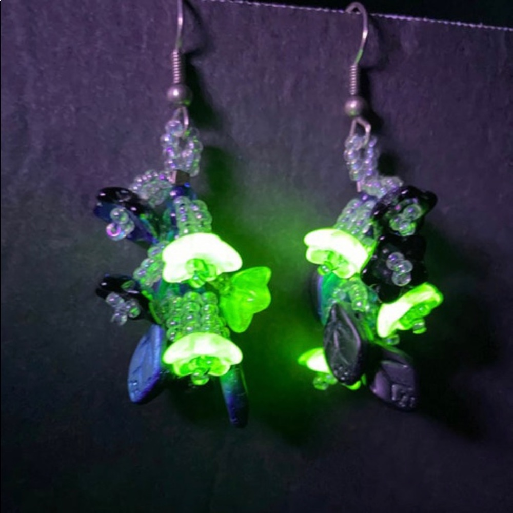 URANIUM Glass Bead Earrings Handmade Iridescent Beads Uranium Glowing Glass